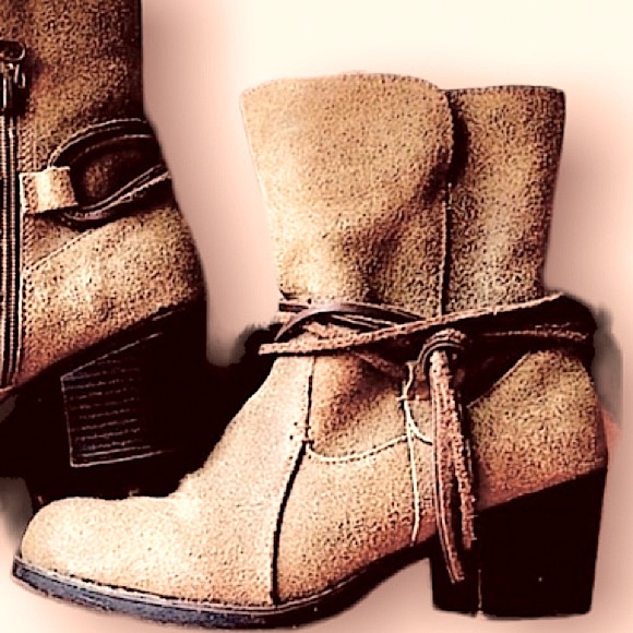 TAN LEATHER BOOTS ‘EDDIE BAUER’ STURY 2 1/4” HEEL BOOTS RUBBER SOLE 6 UNISEX - Picture 3 of 5